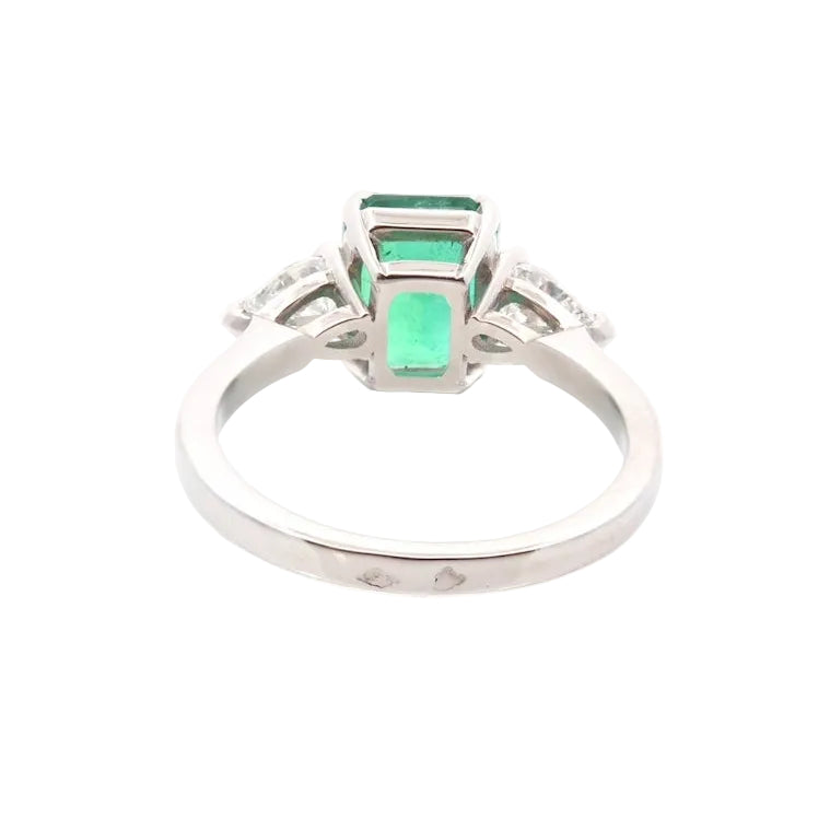 Bague Trilogie en platine, émeraude et diamants