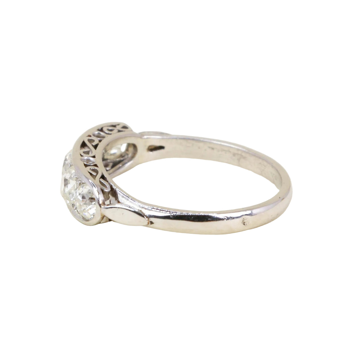 Bague Jarretière en platine et diamants