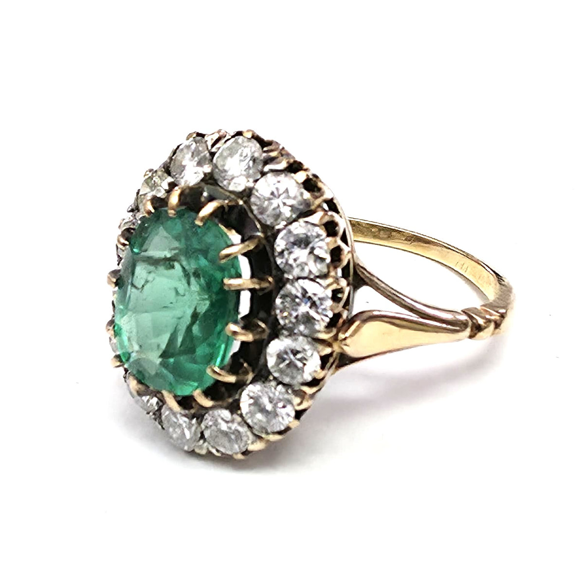 Bague en or jaune, émeraude et diamants
