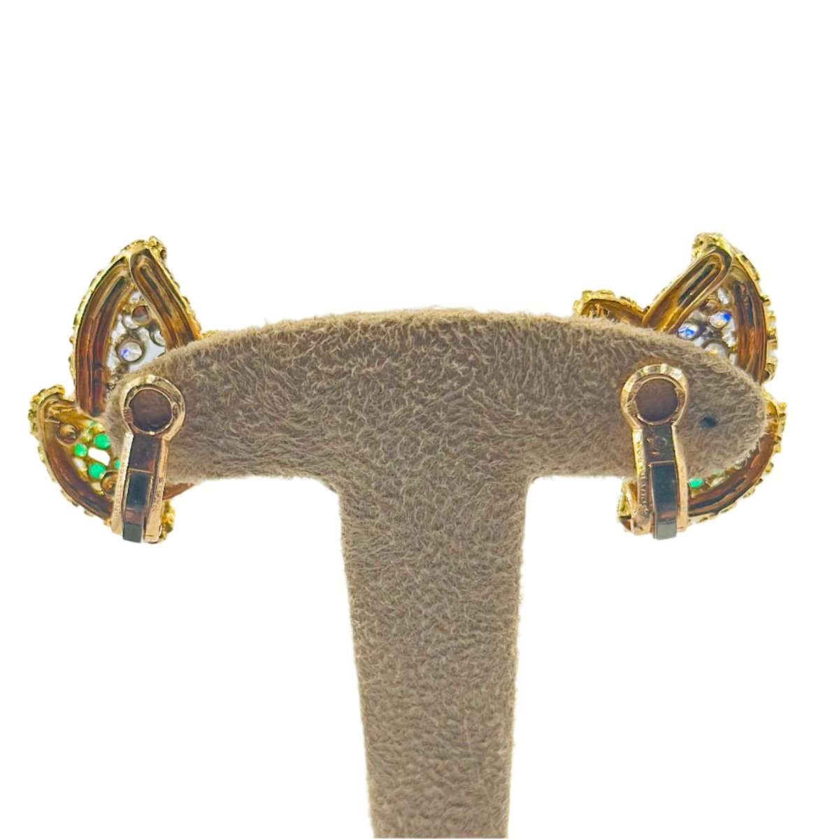 Boucles d'oreilles BOUCHERON en or jaune, diamants et émeraudes - Castafiore