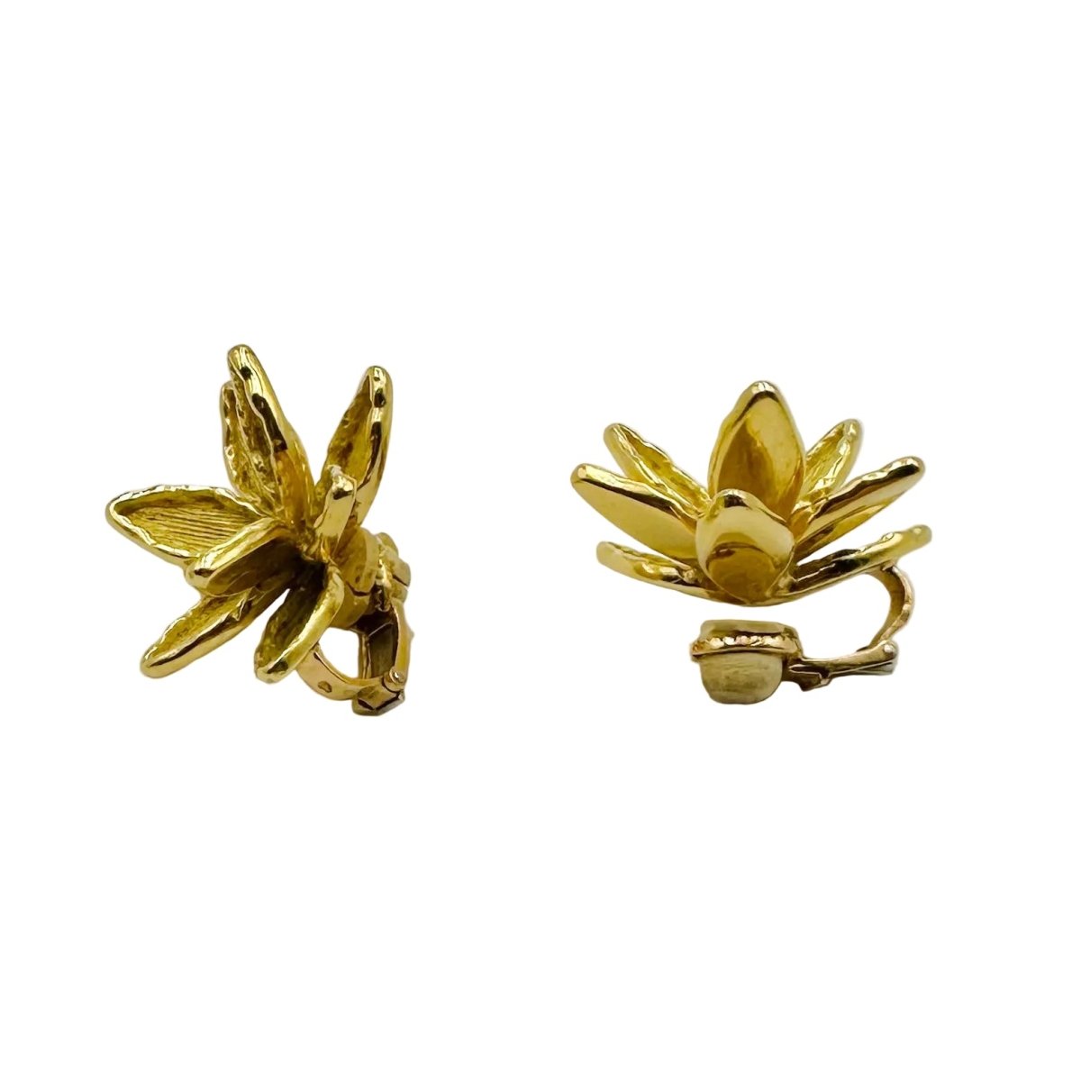 Boucles d'oreilles BOUCHERON "Fleur de lotus" en or jaune - Castafiore
