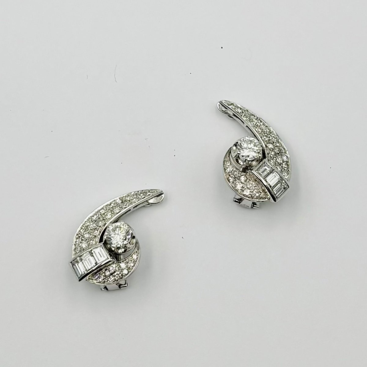 Boucles d'oreilles Clips en or blanc, platine et diamants - Castafiore