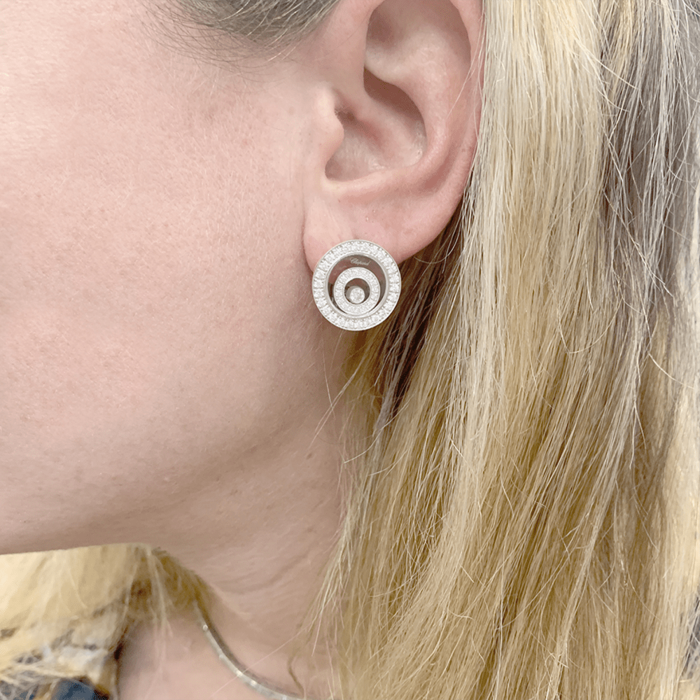 Boucles d'oreilles Clips "Happy Spirit" en or blanc et diamants. - Castafiore
