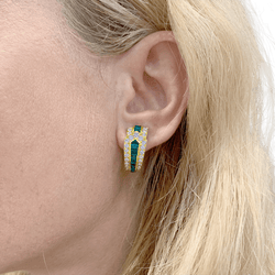 Boucles d'oreilles Clips VAN CLEEF & ARPELS "Ceinture" en or jaune, émeraudes et diamants - Castafiore