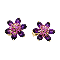 Boucles d'oreilles Clips VAN CLEEF & ARPELS "Fleurs d'Hawaï" en or jaune, améthystes et saphirs - Castafiore