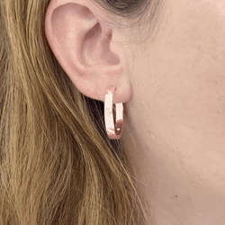 Boucles d'oreilles Créoles CARTIER "Love" MM en or rose et diamants - Castafiore