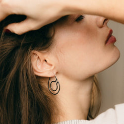 Boucles d'oreilles Créoles DINH VAN "Menottes R27.5" en or blanc et diamants - Castafiore