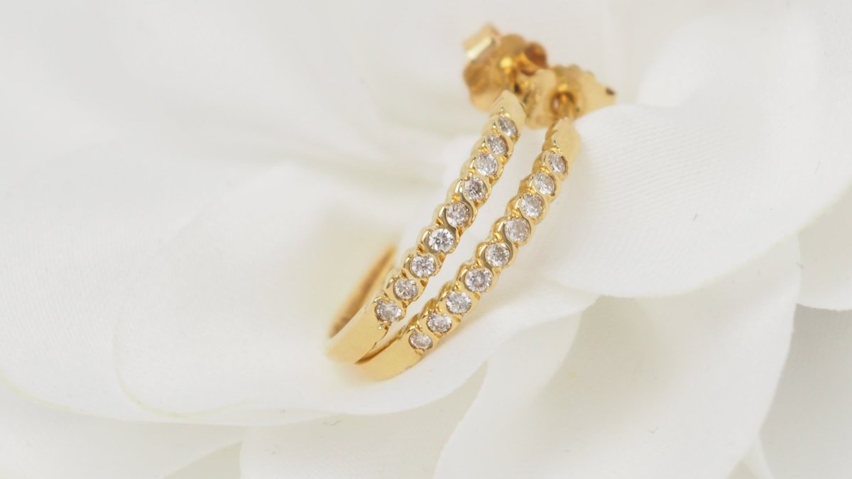 Boucles d'oreilles créoles en or jaune et diamants - Castafiore