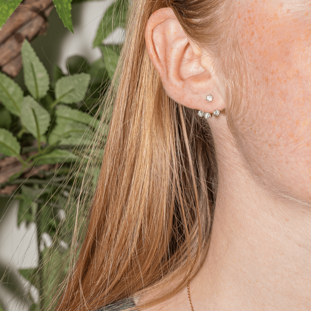Boucles d'oreilles Dormeuses en or blanc et diamants - Castafiore