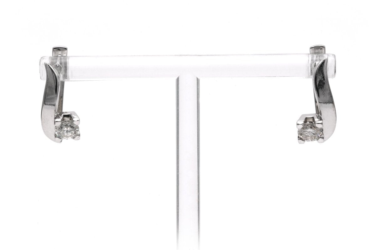 Boucles d'oreilles Dormeuses en or blanc et diamants - Castafiore