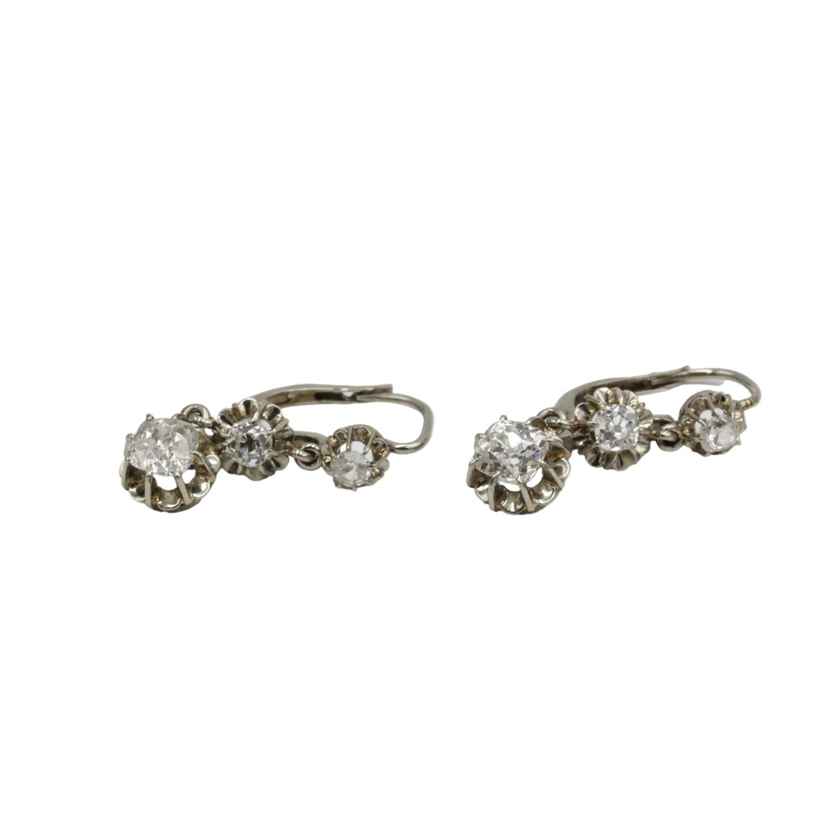 Boucles d'oreilles Dormeuses en or blanc et diamants - Castafiore