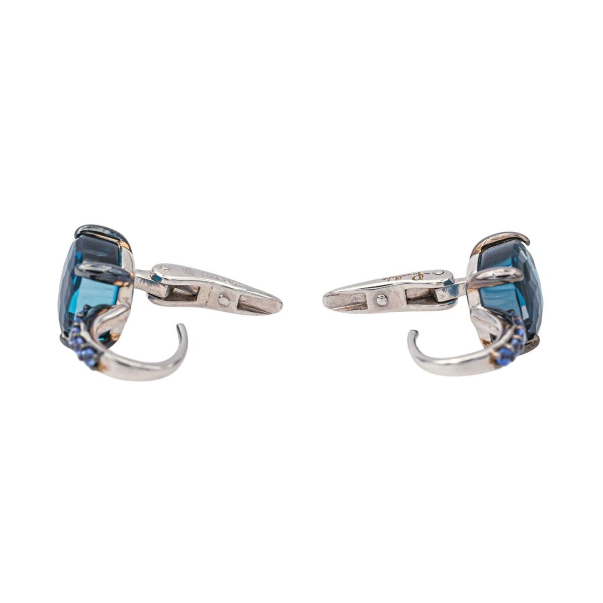 Boucles d'oreilles Dormeuses POMELLATO "Baby" en or blanc, topazes et saphirs - Castafiore