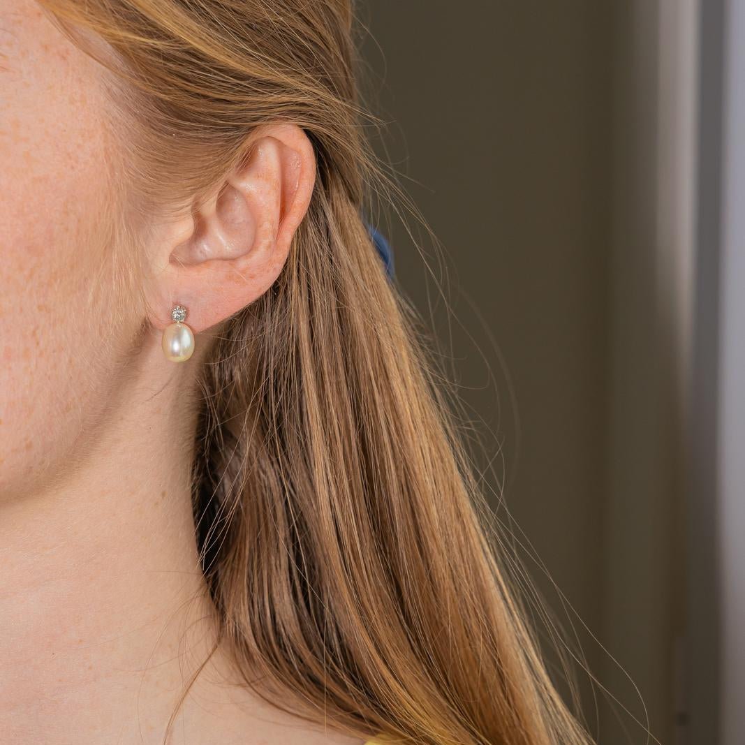 Boucles d'oreilles en or blanc, perles et diamants - Castafiore