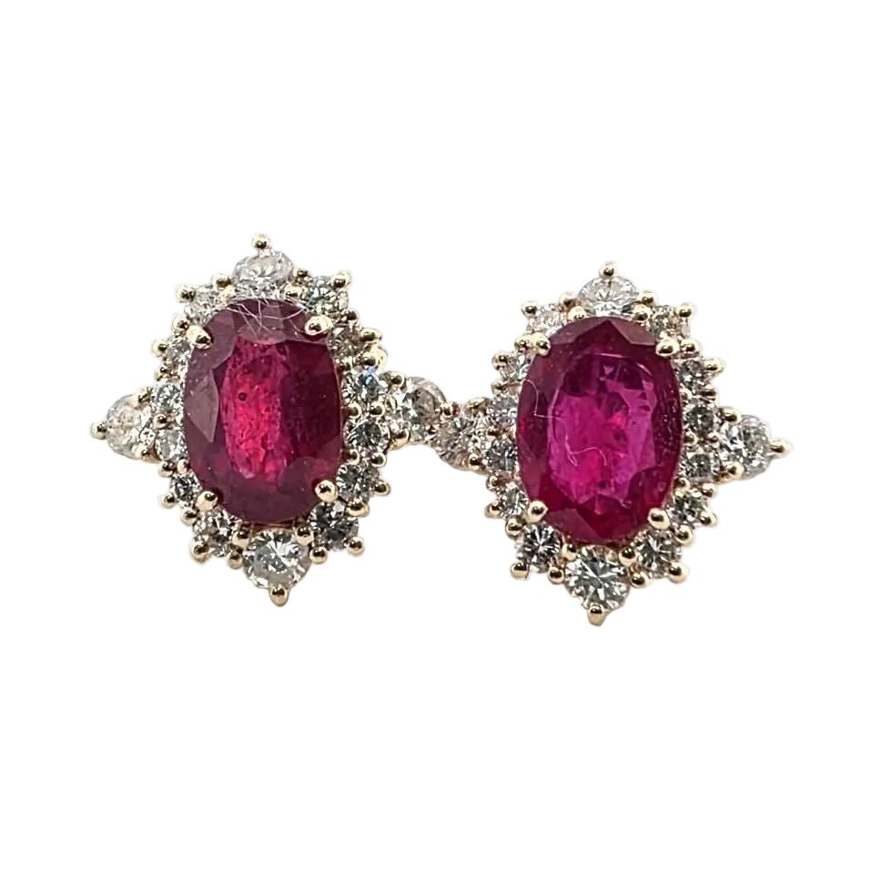 Boucles d'oreilles en or jaune, rubis et diamants - Castafiore
