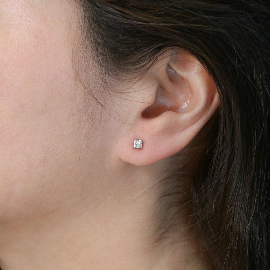 Boucles d'oreilles or blanc diamants taille princesse 0,5 ct - Castafiore