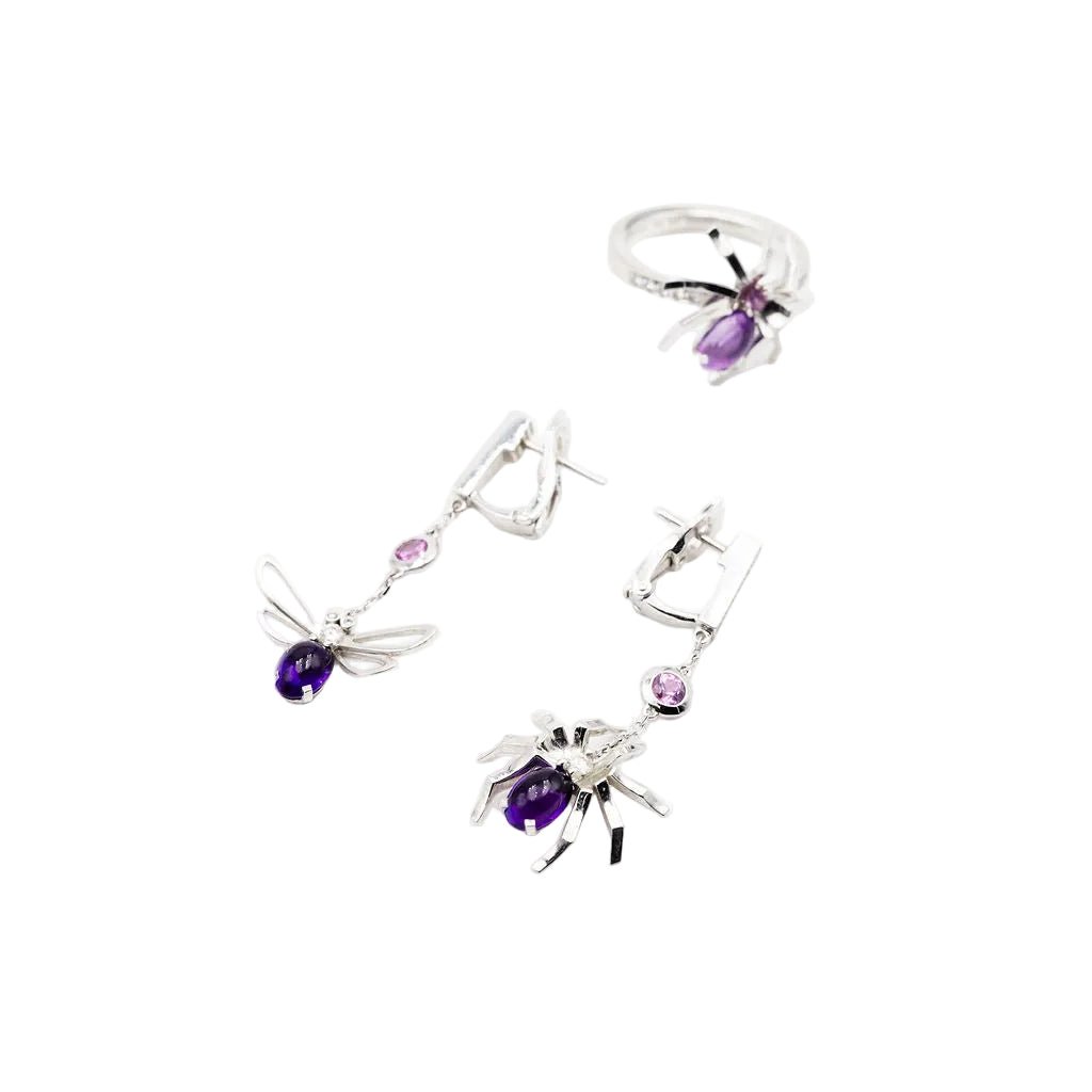 Boucles d'oreilles Pendantes CHAUMET "Arrêtes moi si tu m'aimes" en or blanc, améthyste, saphirs et diamants - Castafiore