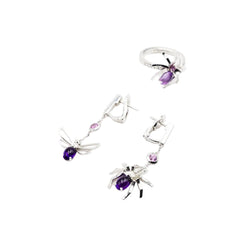 Boucles d'oreilles Pendantes CHAUMET "Arrêtes moi si tu m'aimes" en or blanc, améthyste, saphirs et diamants - Castafiore
