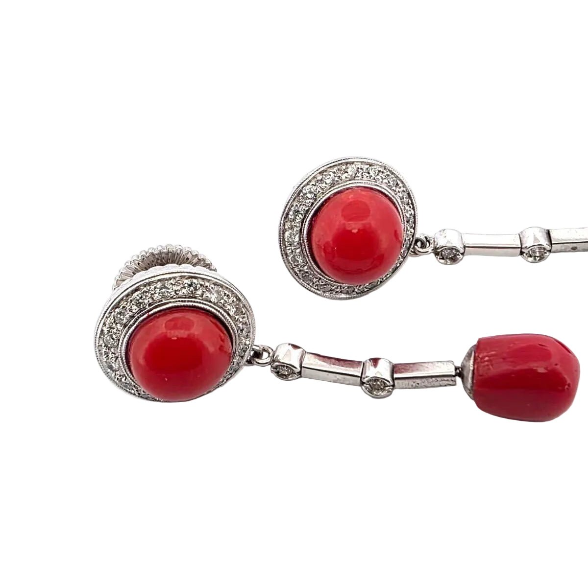 Boucles d'oreilles Pendantes en or blanc, corail et diamants - Castafiore