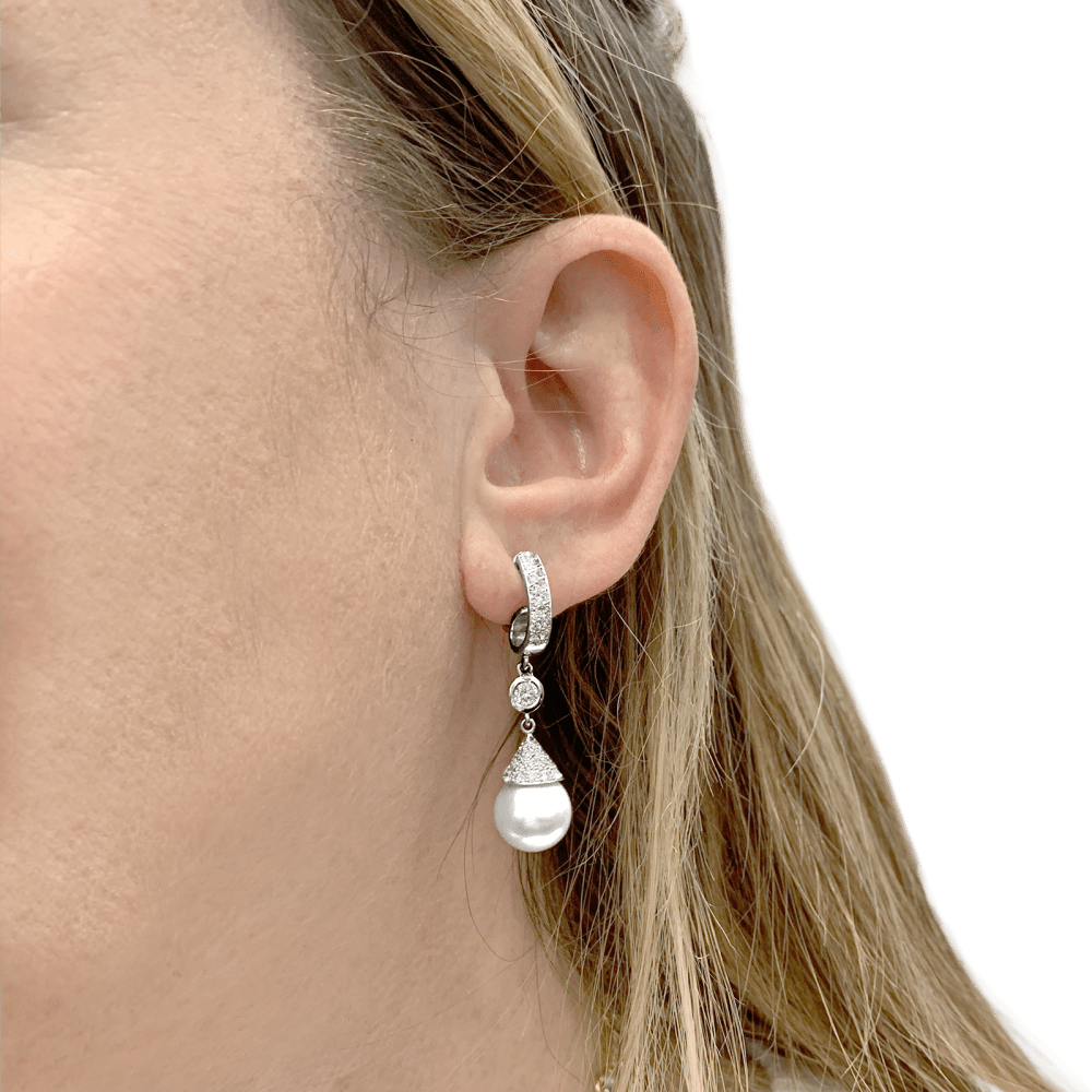 Boucles d'oreilles Pendantes en or blanc, perles et diamants - Castafiore