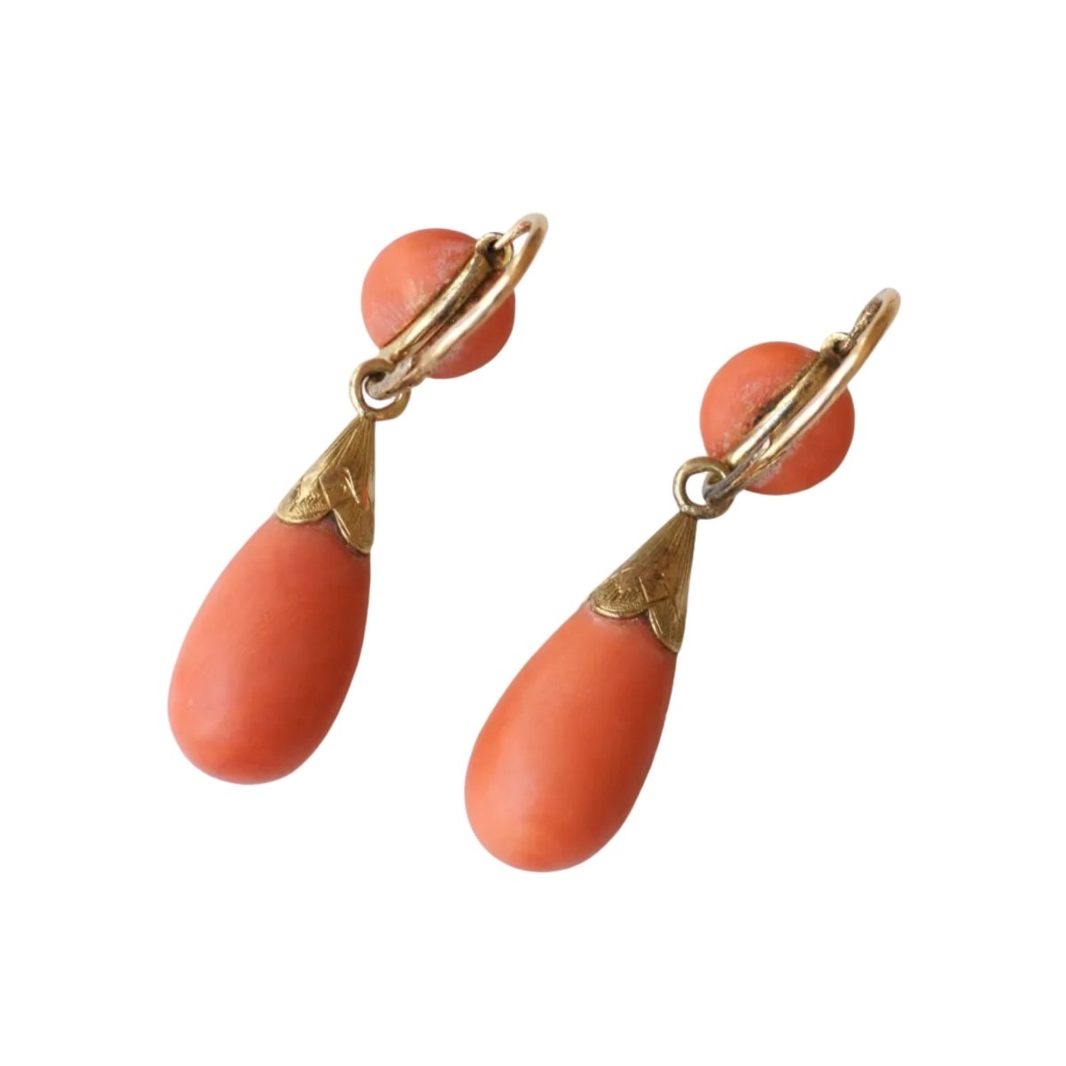 Boucles d'oreilles Pendantes en or jaune, corail et diamants - Castafiore
