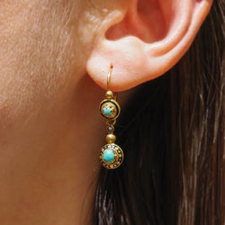 Boucles d'oreilles Pendantes en or jaune, émail, turquoises et perles - Castafiore