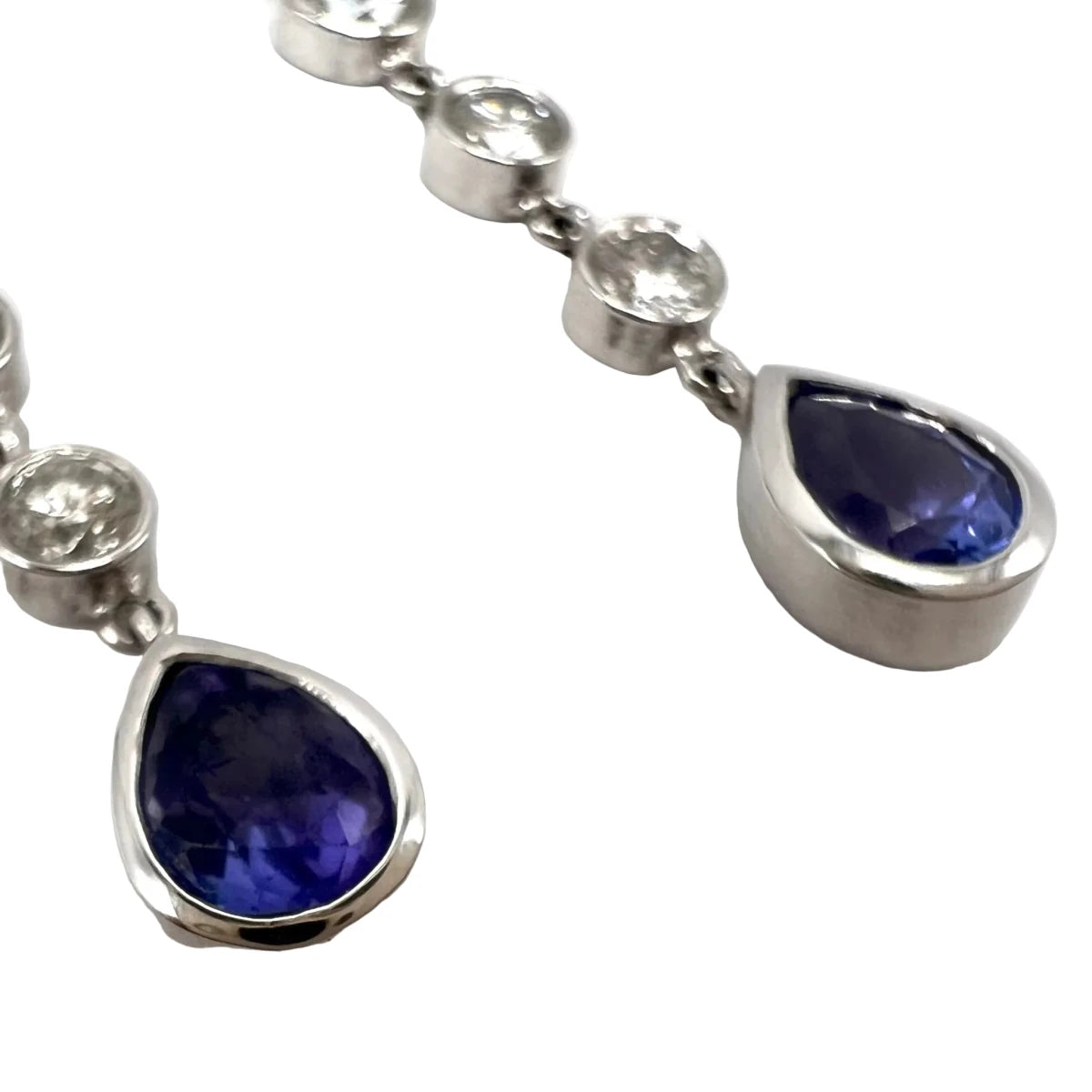 Boucles d'oreilles Pendantes en tanzanite et diamants - Castafiore