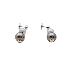 Boucles d'oreilles Pendantes MIKIMOTO en or blanc, perles et diamants - Castafiore