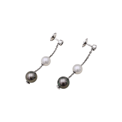 Boucles d'oreilles Pendantes MIKIMOTO en or blanc, perles et diamants - Castafiore