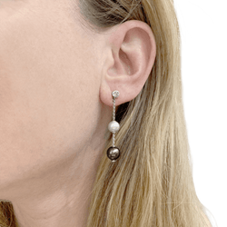 Boucles d'oreilles Pendantes MIKIMOTO en or blanc, perles et diamants - Castafiore