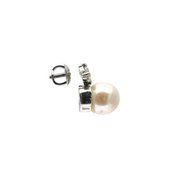 Boucles d'oreilles Puces en or blanc, perles et diamants - Castafiore