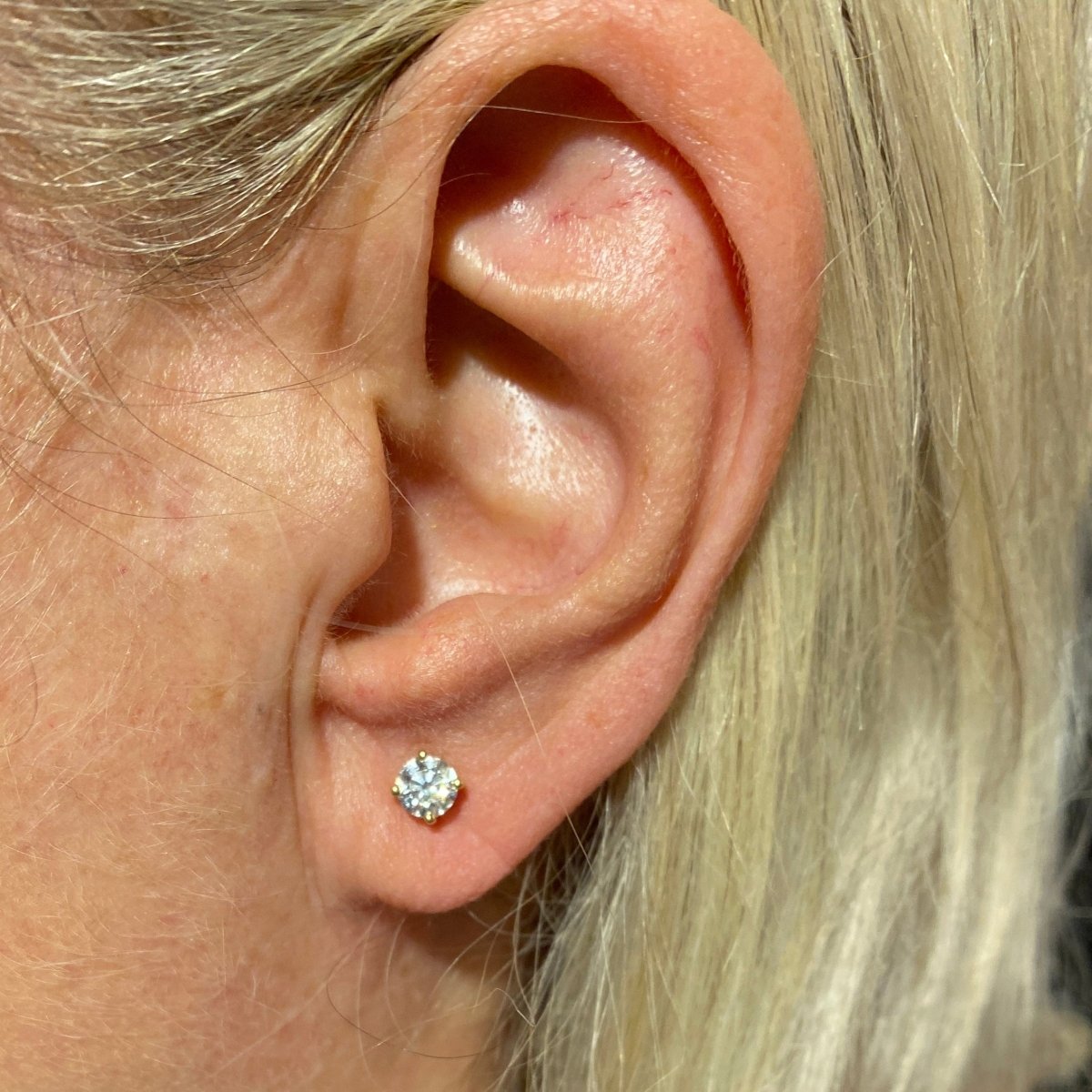 Boucles d’oreilles Puces en or jaune et diamants - Castafiore