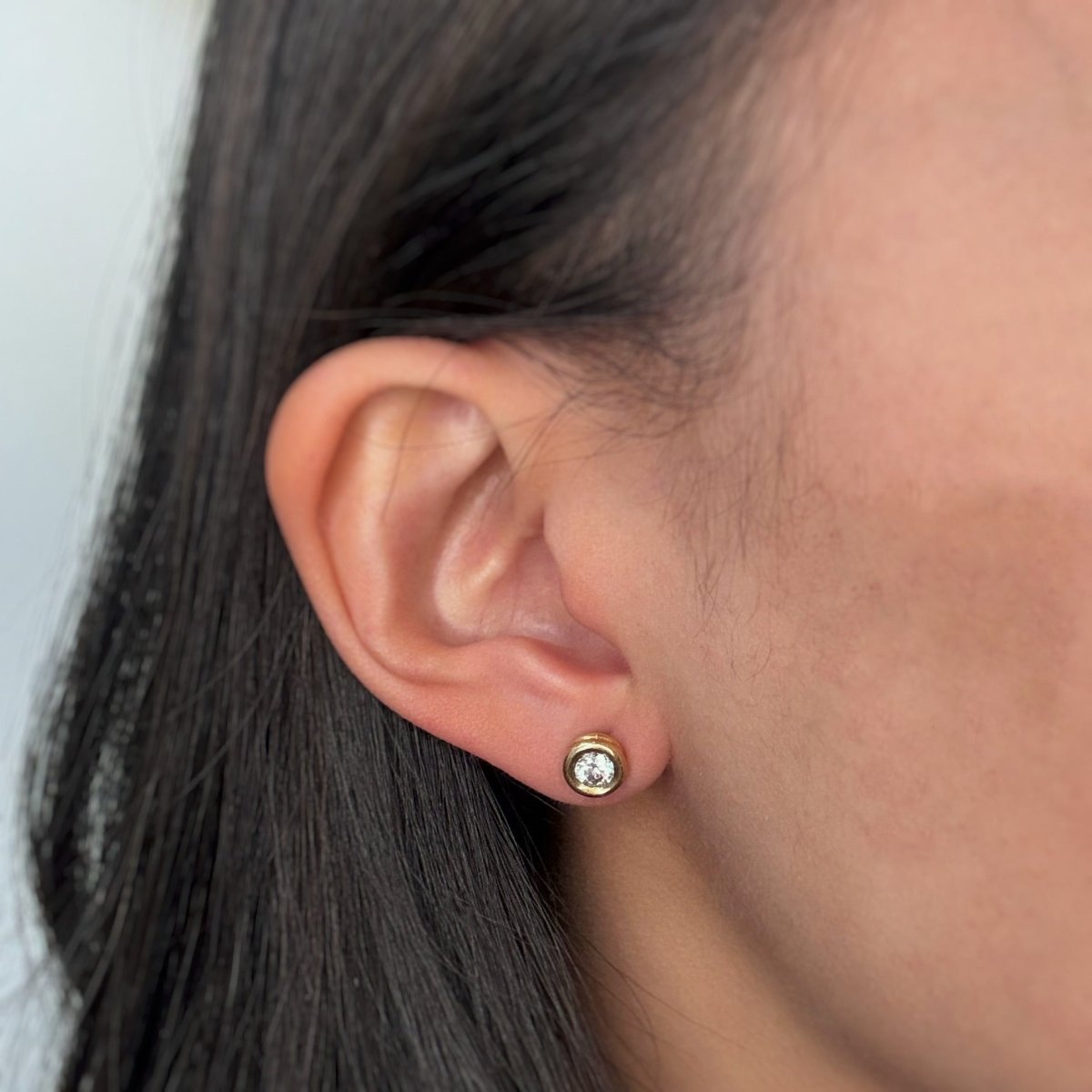 Boucles d'oreilles Puces en or jaune et diamants - Castafiore