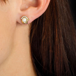 Boucles d'oreilles Puces en or jaune, perles de culture, et saphirs - Castafiore