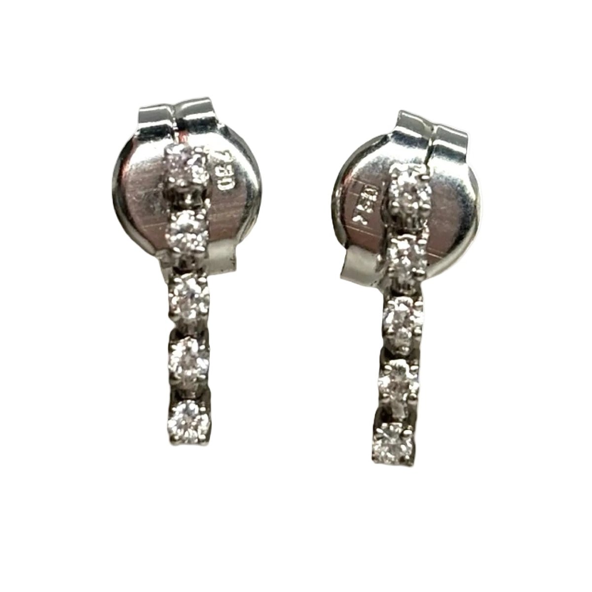 Boucles d’oreilles Puces MAUBOUSSIN "Trois grains d'amour" en or blanc et diamants - Castafiore