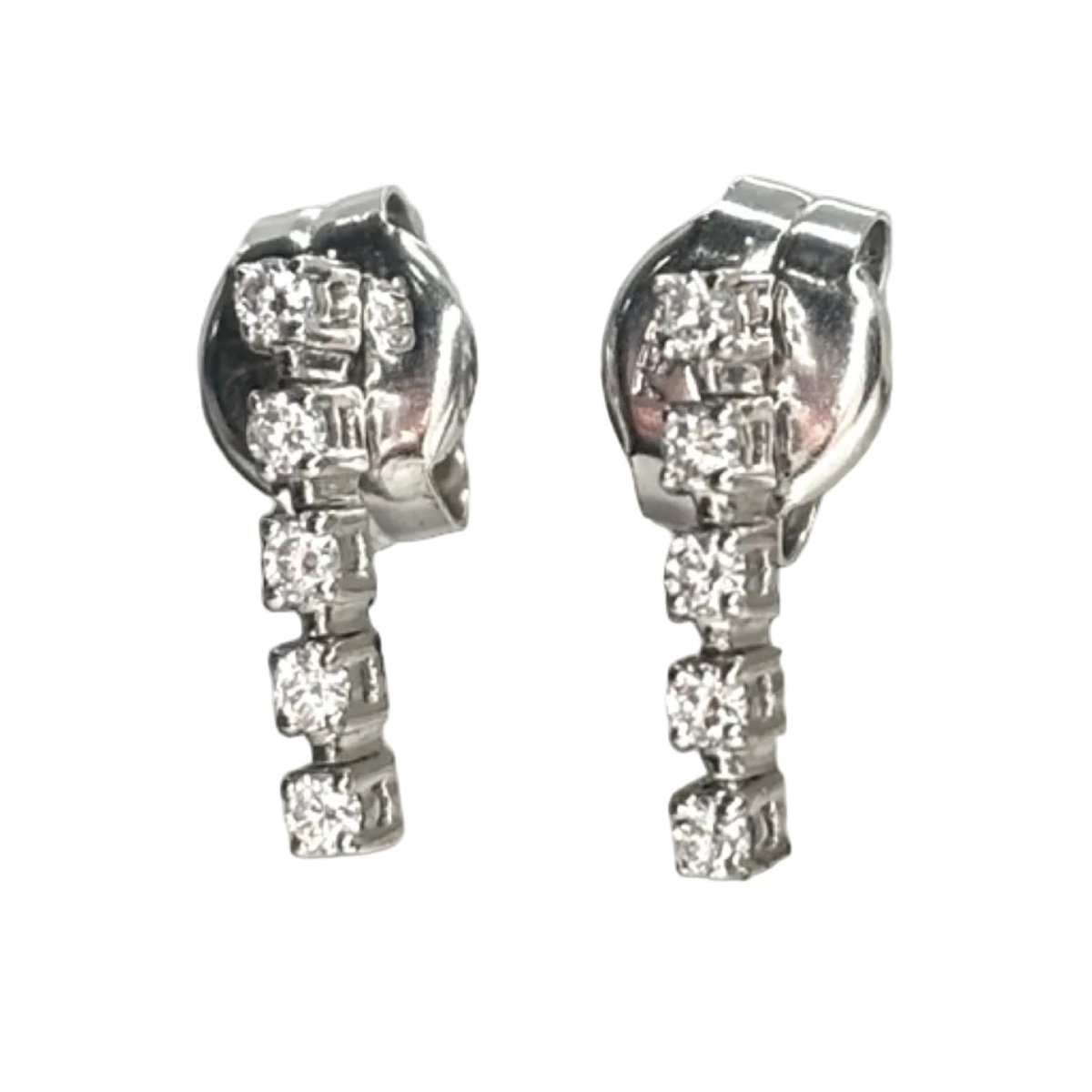 Boucles d’oreilles Puces MAUBOUSSIN "Trois grains d'amour" en or blanc et diamants - Castafiore