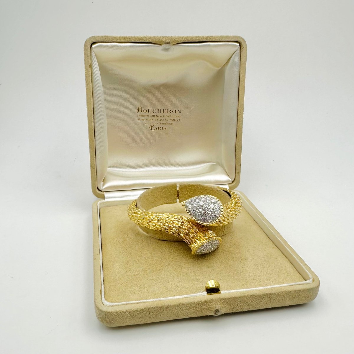 Bracelet BOUCHERON "Serpent bohème" en or jaune et diamants - Castafiore