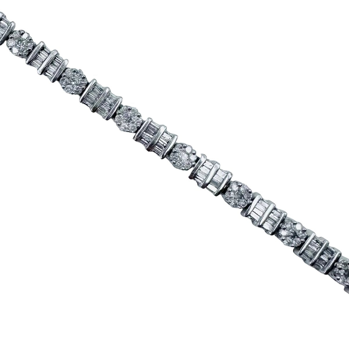 Bracelet en or blanc et diamants - Castafiore