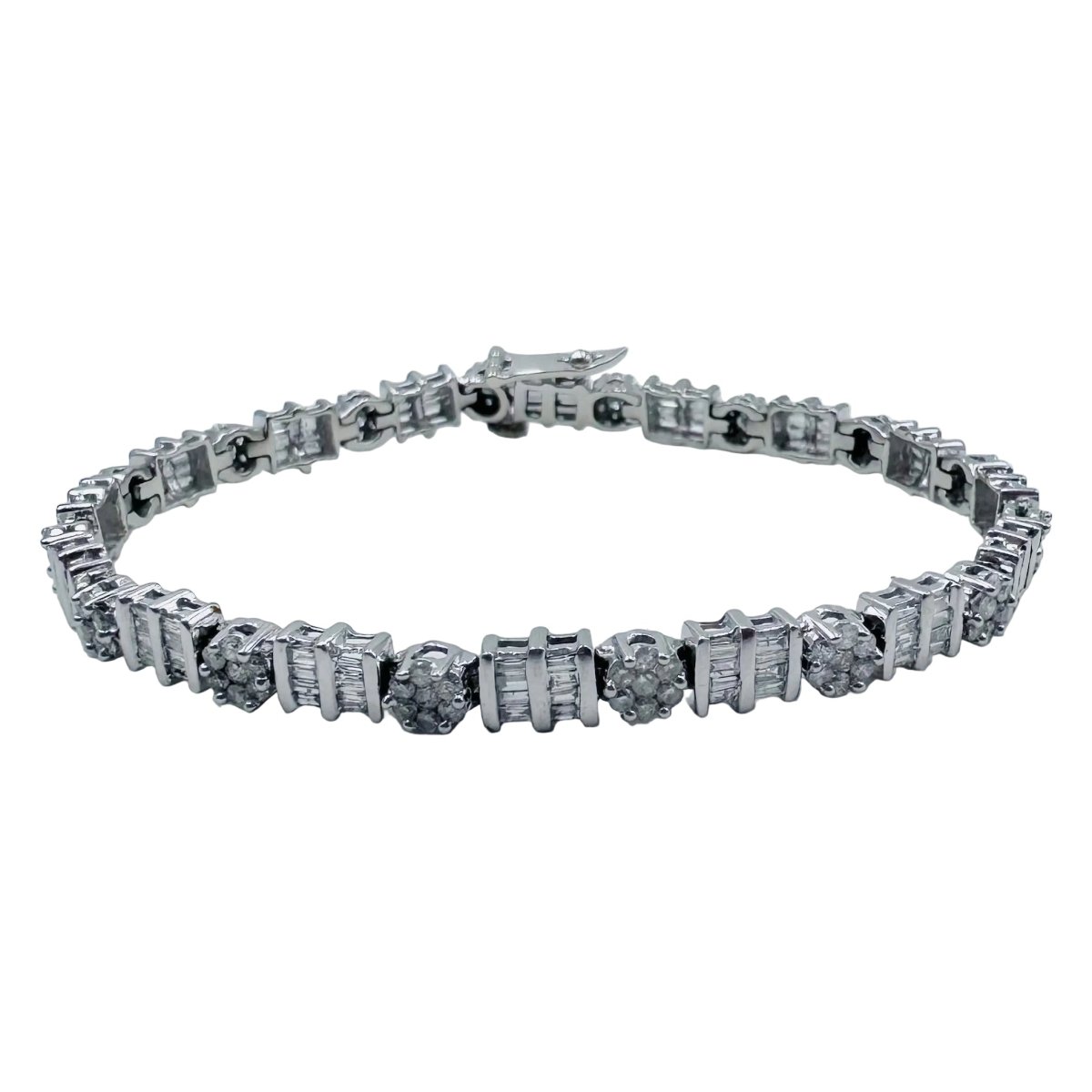 Bracelet en or blanc et diamants - Castafiore