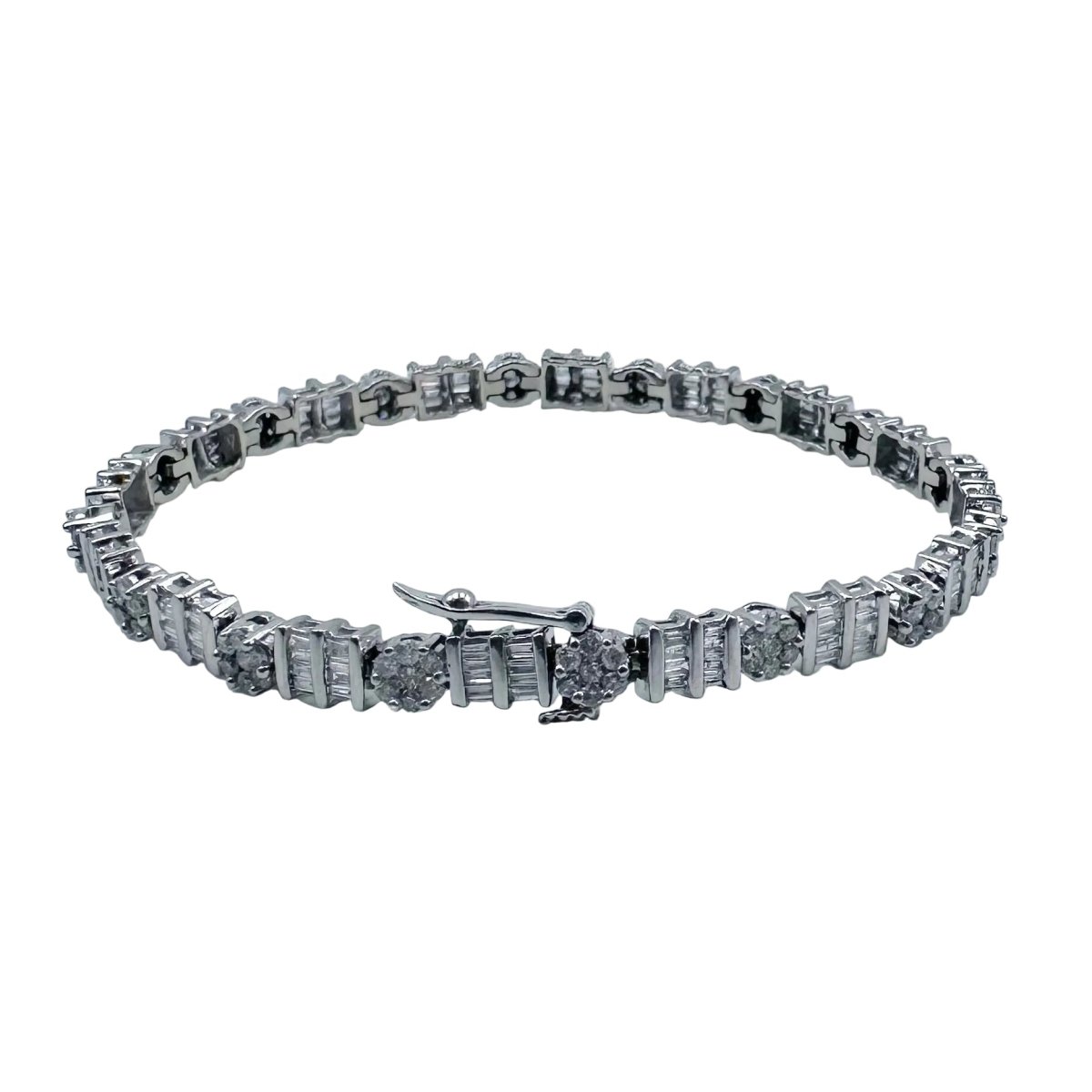Bracelet en or blanc et diamants - Castafiore