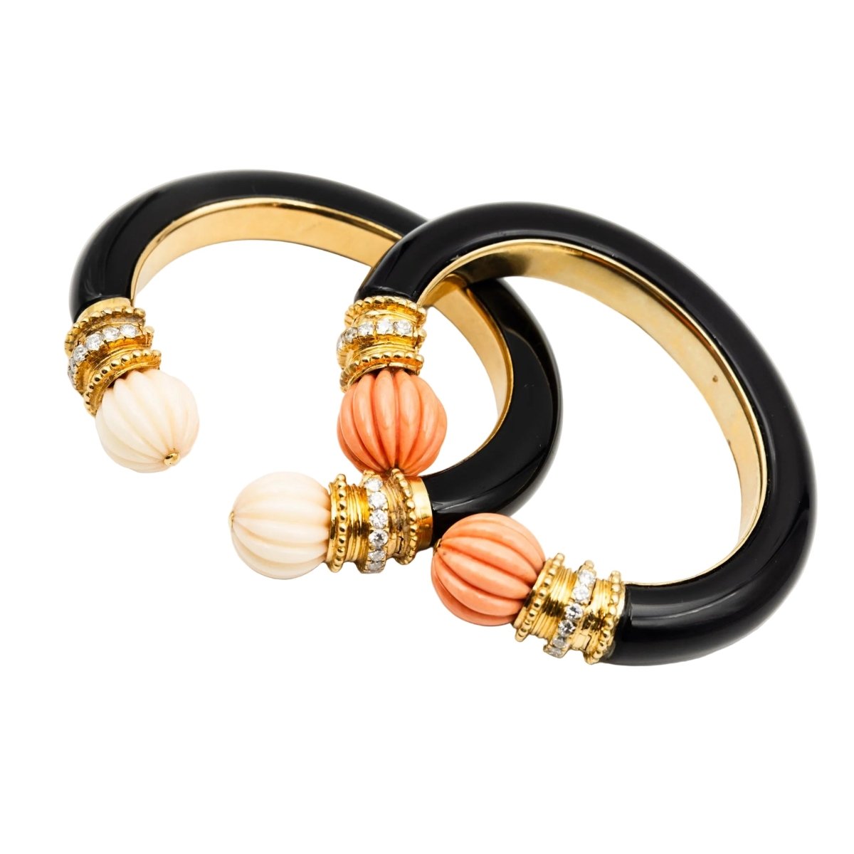 Bracelet Jonc BOUCHERON en or jaune, corail, onyx et diamants - Castafiore