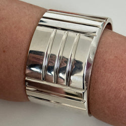 Bracelet Manchette HERMÈS "Keyllock Cuff Bracelet" en argent - Castafiore