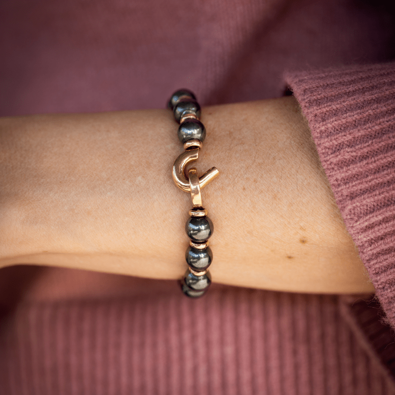 Bracelet Souple CARTIER en or jaune et hématite