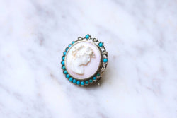 Broche ancienne Autrichienne camée coquille rose, turquoises, et perles sur argent - Castafiore