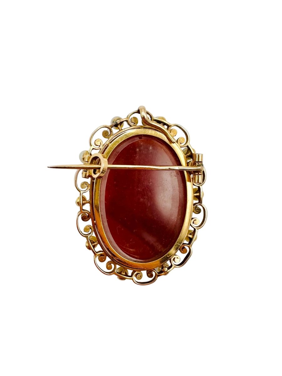 Broche Camée en Or jaune et Agate - Castafiore