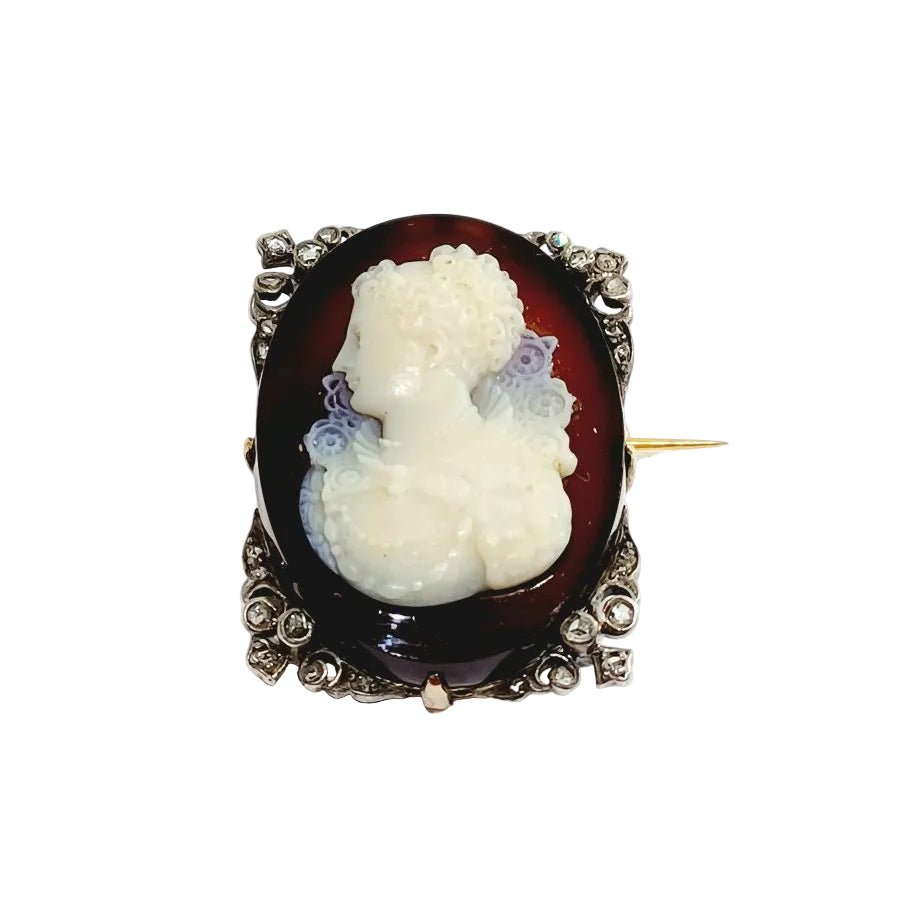Broche Camée en or rose, cornaline et diamants - Castafiore