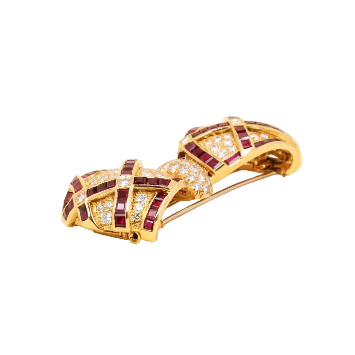 Broche Clip en or jaune, rubis et diamants - Castafiore