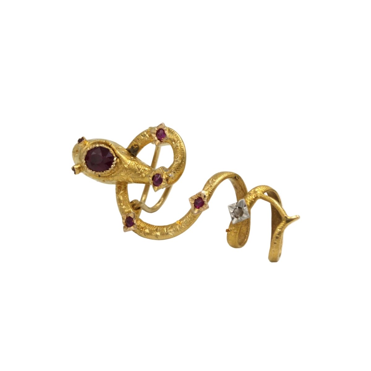Broche en or jaune, rubis et diamant - Castafiore