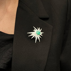 Broche Épingle en or blanc, platine, émeraude et diamants - Castafiore
