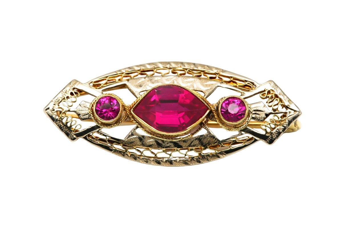 Broche Épingle en or jaune et rubis - Castafiore