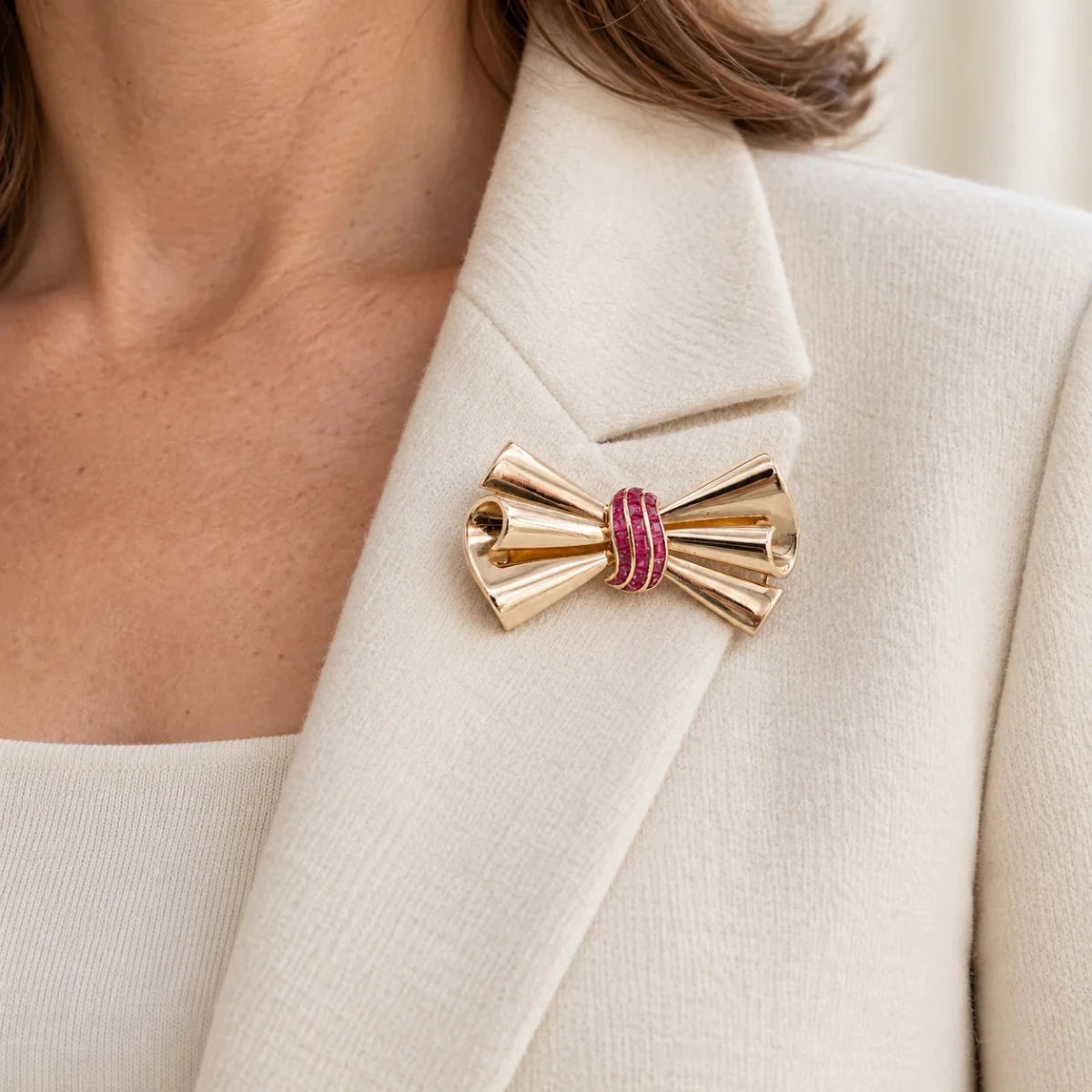 Broche Épingle en or rose et rubis - Castafiore